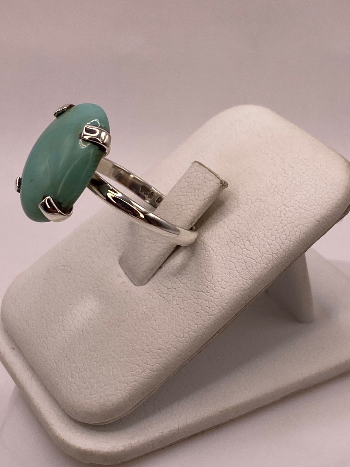 Anillo Artesanal de Plata Ley 925 con Turquesa Natural