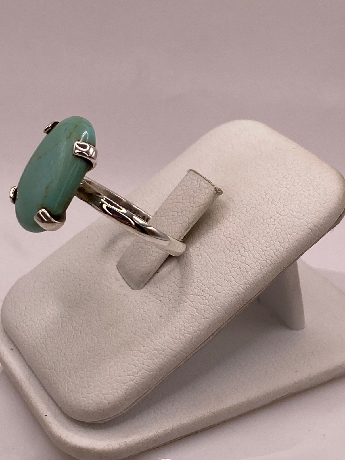 Anillo Artesanal de Plata Ley 925 con Turquesa Natural