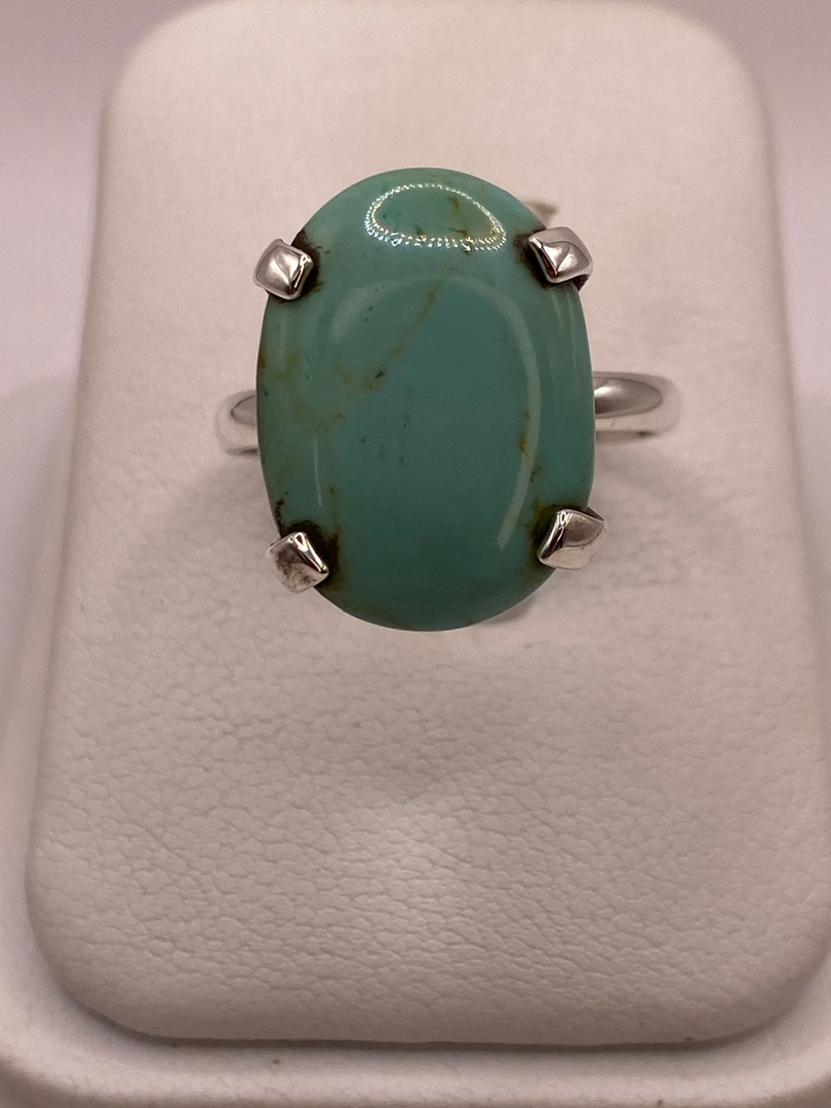 Anillo Artesanal de Plata Ley 925 con Turquesa Natural