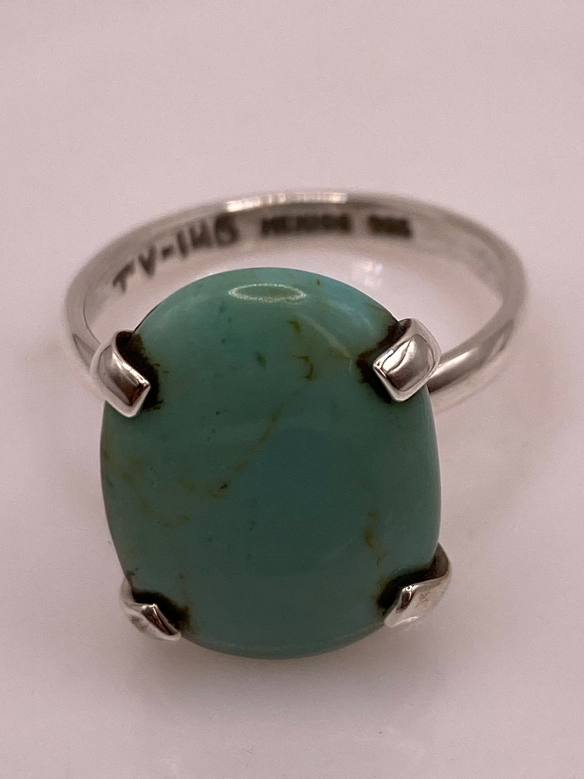Anillo Artesanal de Plata Ley 925 con Turquesa Natural