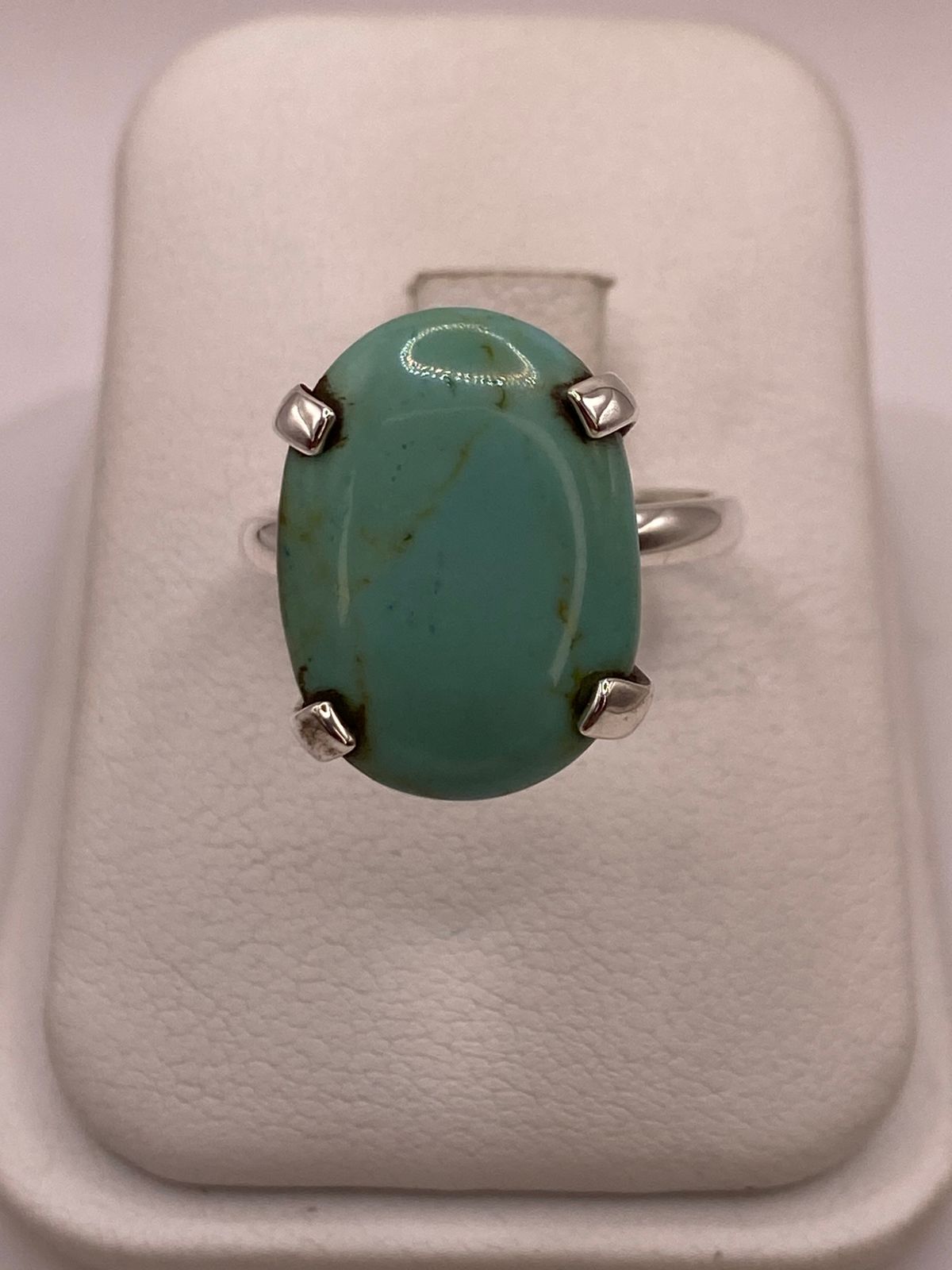 Anillo Artesanal de Plata Ley 925 con Turquesa Natural