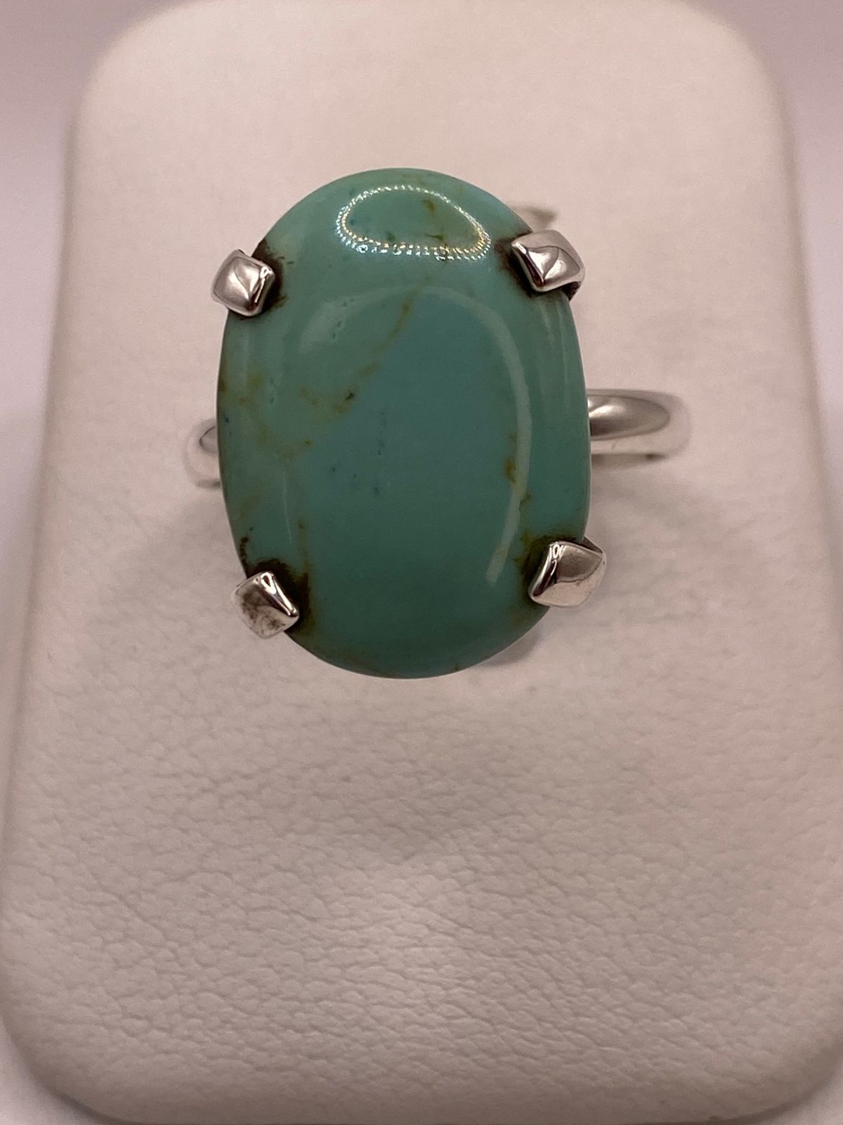 Anillo Artesanal de Plata Ley 925 con Turquesa Natural