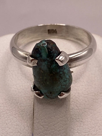 Anillo Artesanal de Plata Ley 925 con Turquesa Natural