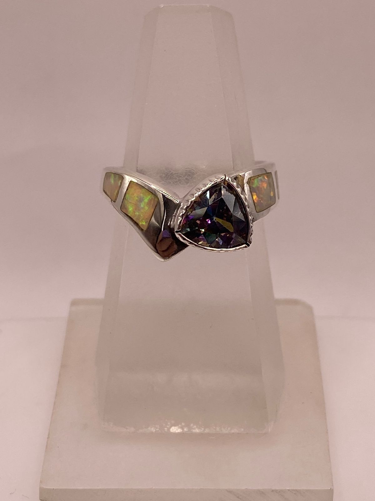 Anillo Artesanal de Plata Ley 950 con Ópalo de Fuego y Zirconia