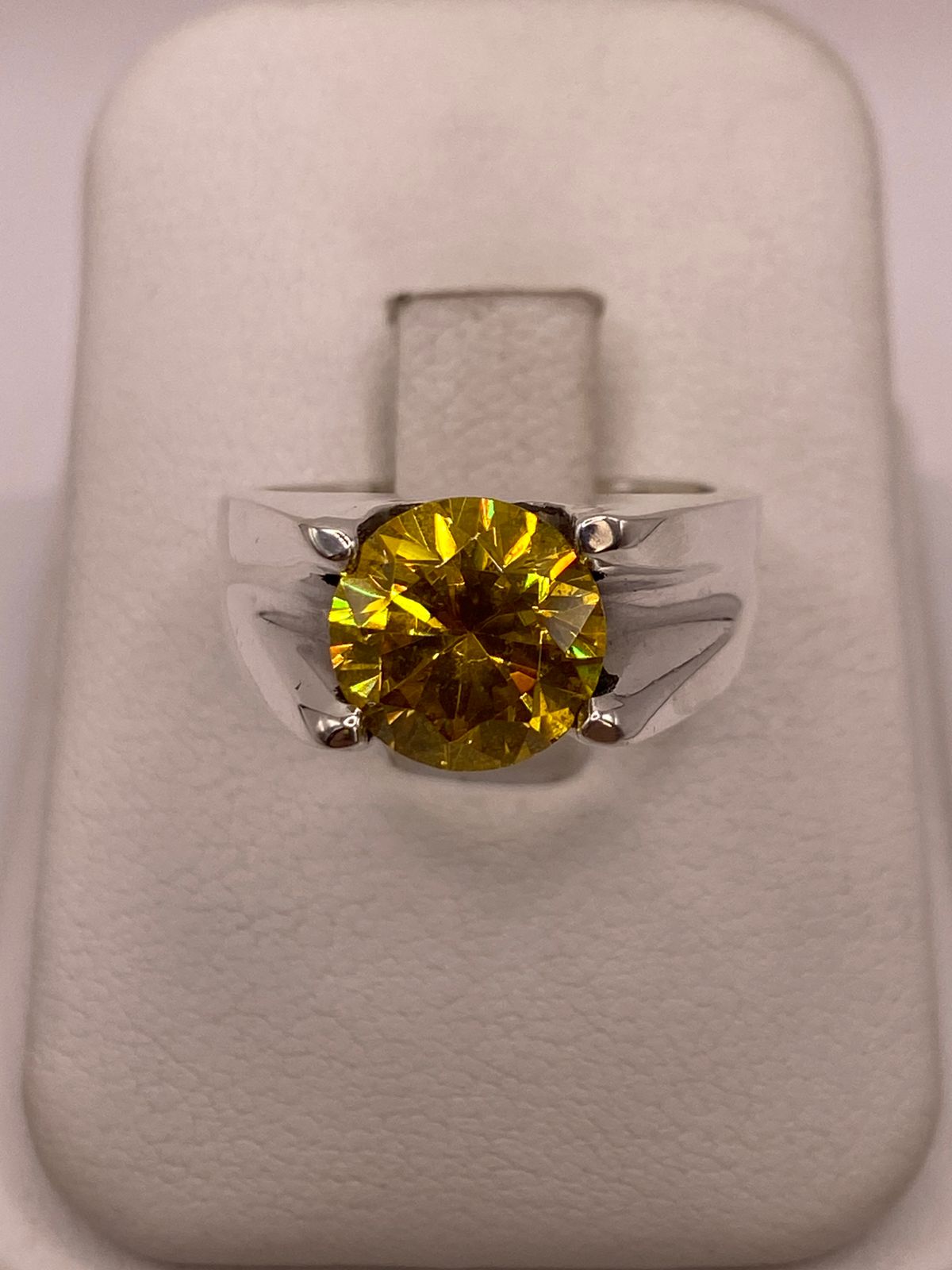 Anillo Artesanal con Zirconia Amarilla en Plata Ley .925
