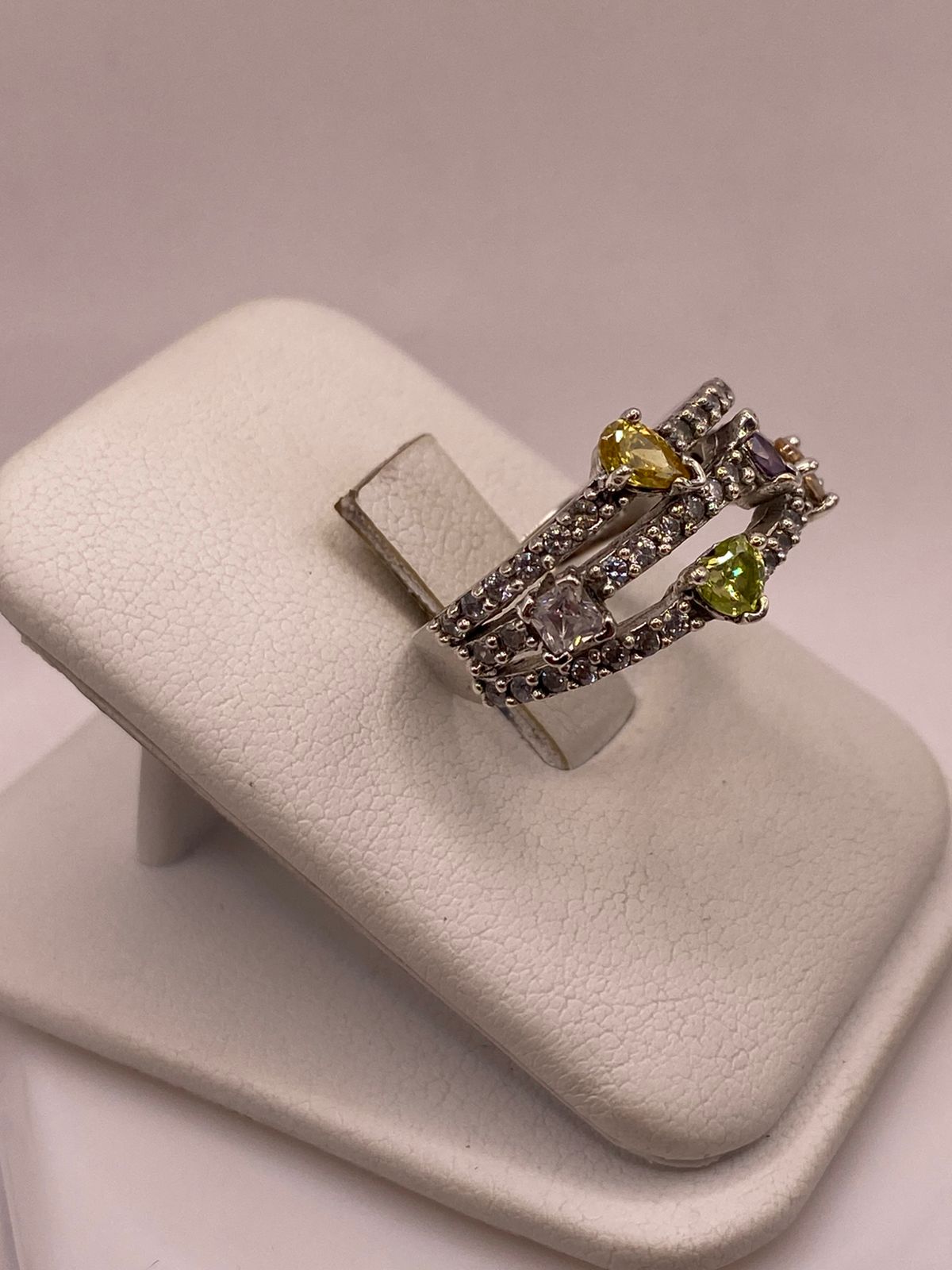 Anillo Artesanal con Zirconia Multicolor en Plata Ley .925