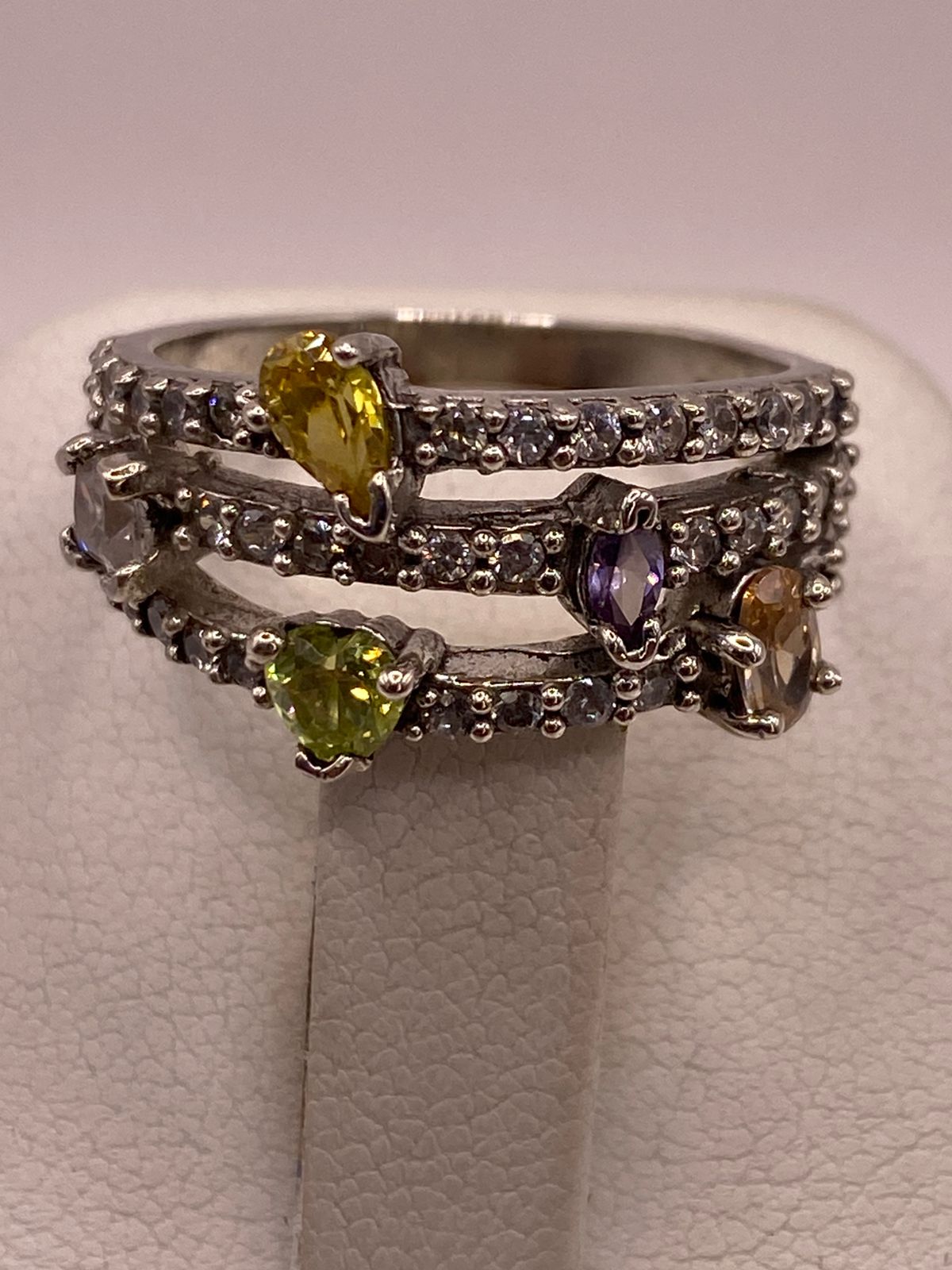 Anillo Artesanal con Zirconia Multicolor en Plata Ley .925
