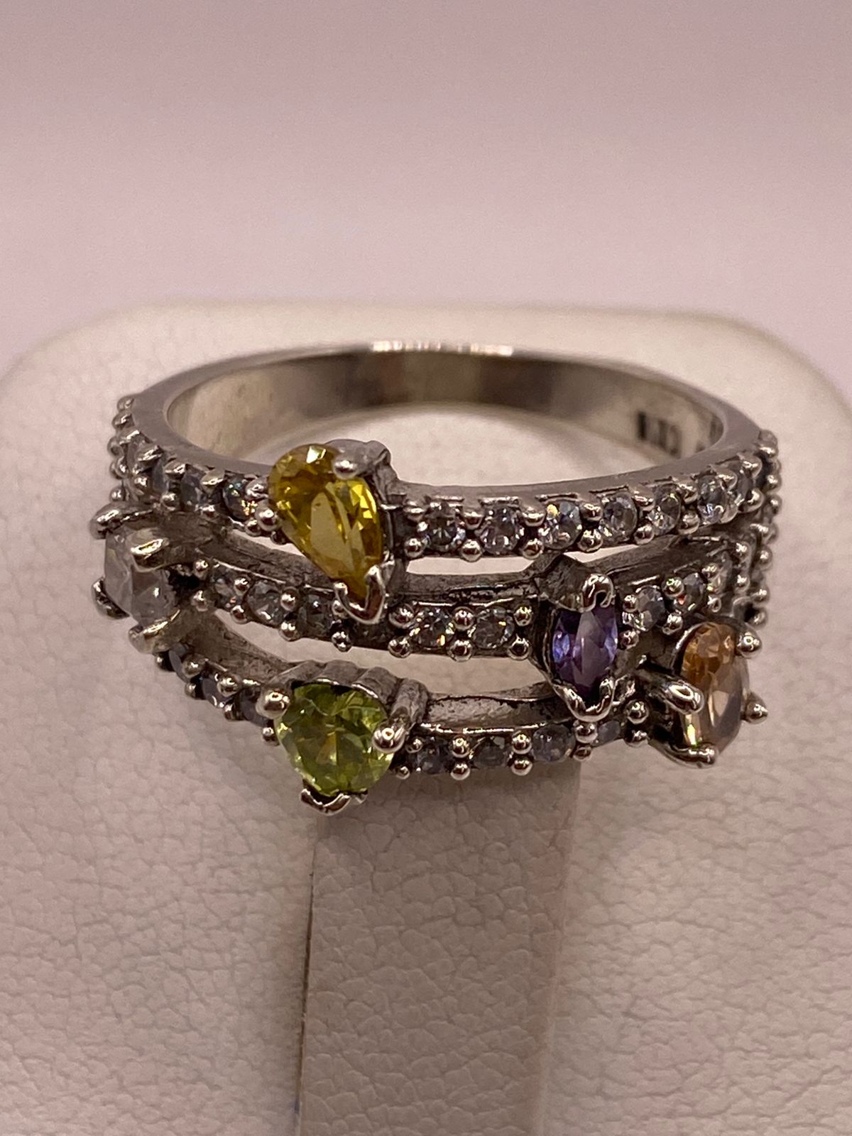 Anillo Artesanal con Zirconia Multicolor en Plata Ley .925