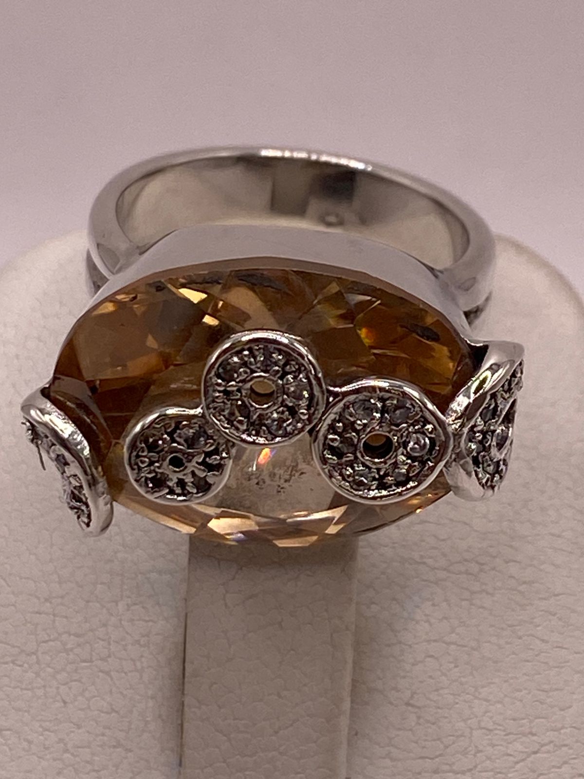 Anillo Artesanal con Zirconia en Plata Ley .925