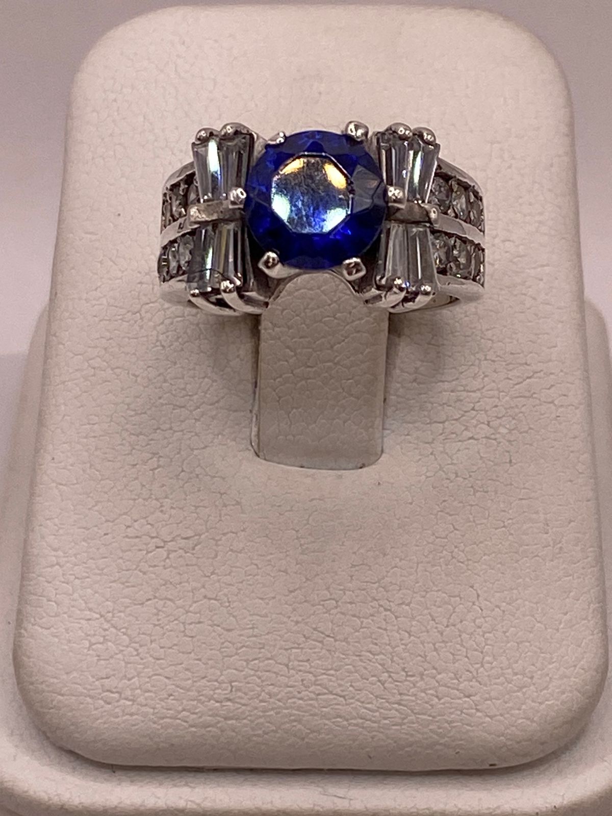 Anillo Artesanal con Zirconia en Plata Ley .925