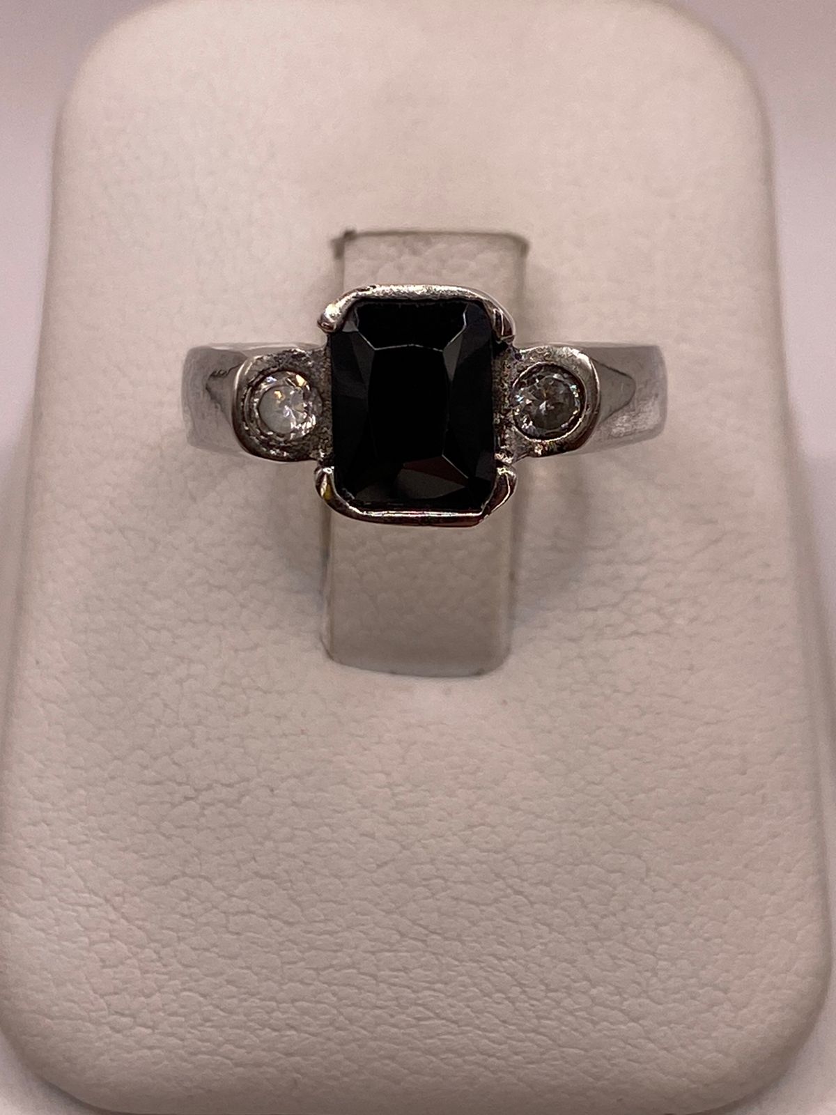 Anillo Artesanal con Zirconia en Plata Ley .925