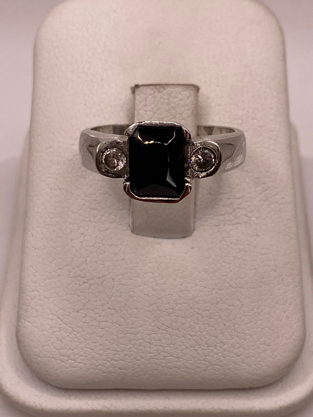 Anillo Artesanal con Zirconia en Plata Ley .925