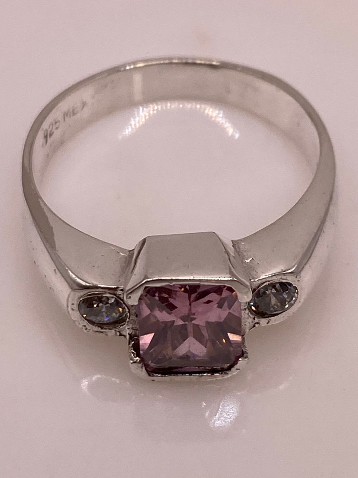 Anillo Artesanal con Zirconia Rosa y Blanca en Plata Ley .925