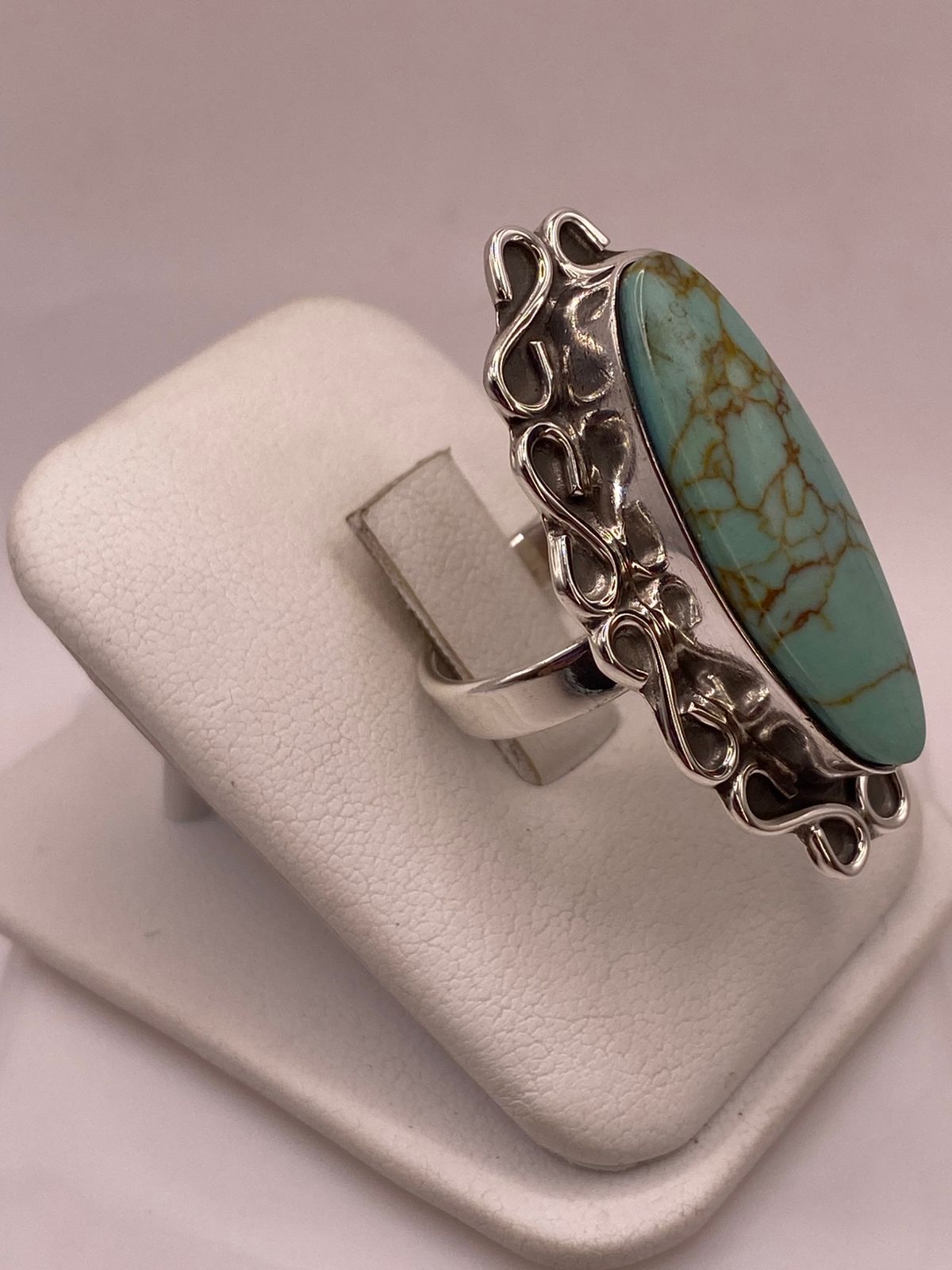 Anillo Artístico de Plata Ley 925 con Turquesa Natural