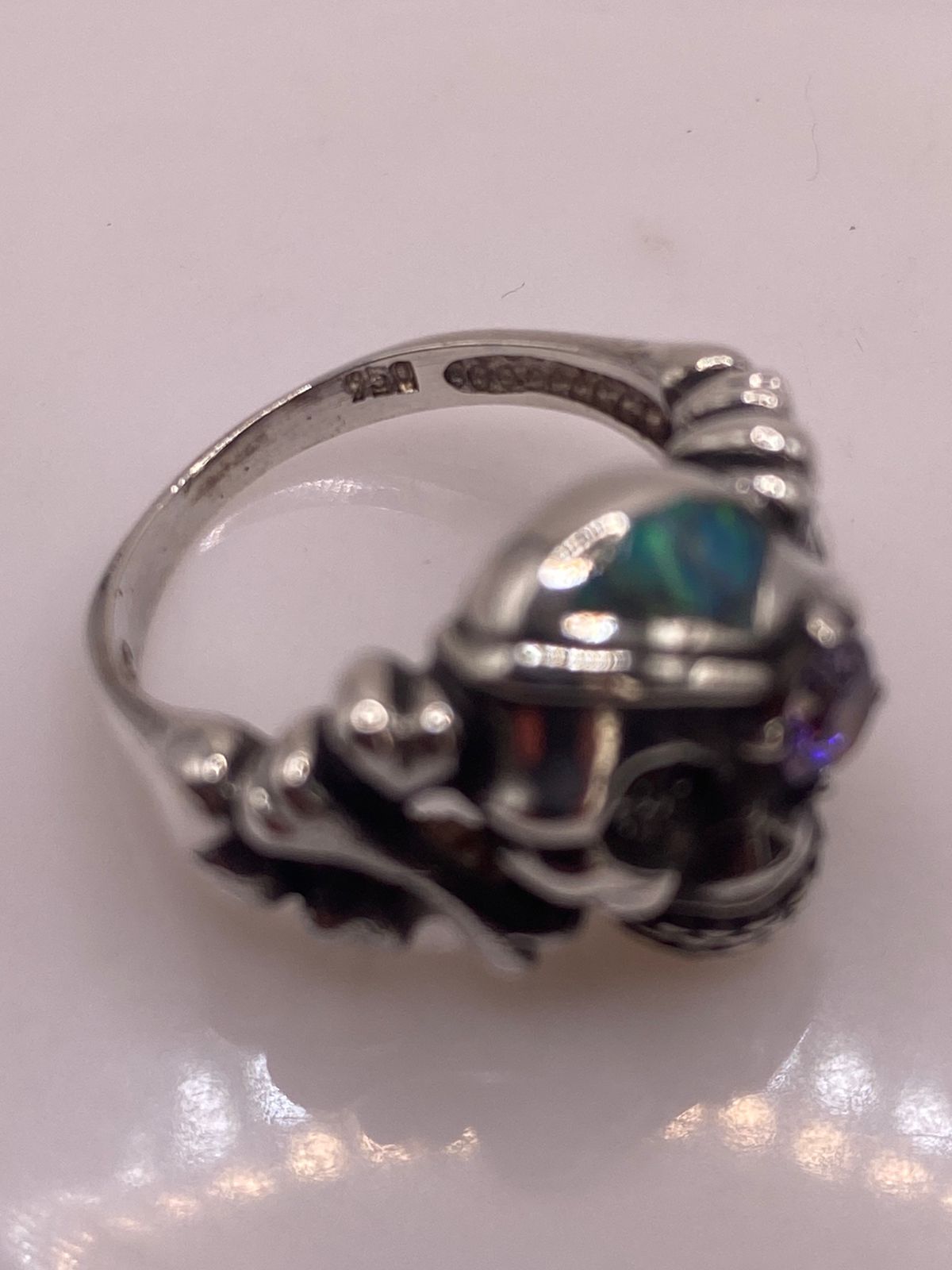 Anillo Calavera Ópalo Verde & Zirconia Amatista Plata 950
