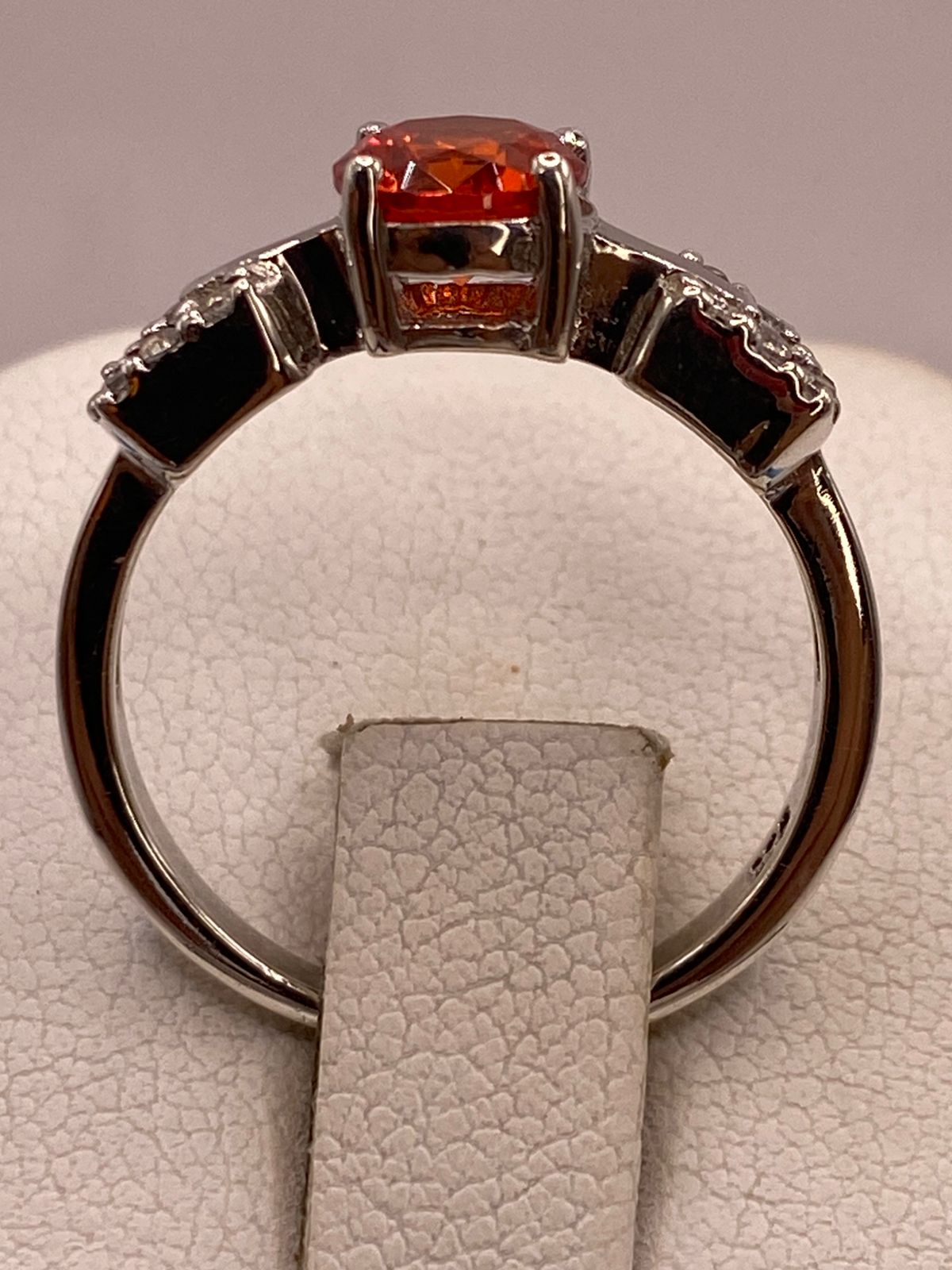 Anillo Clásico con Zirconia Naranja en Plata Ley 925