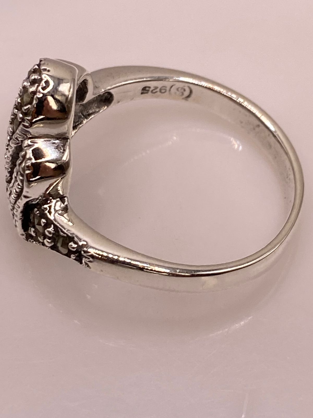 🐚 ANILLO CONCHA MARINA CON MARQUESITAS EN PLATA LEY 925