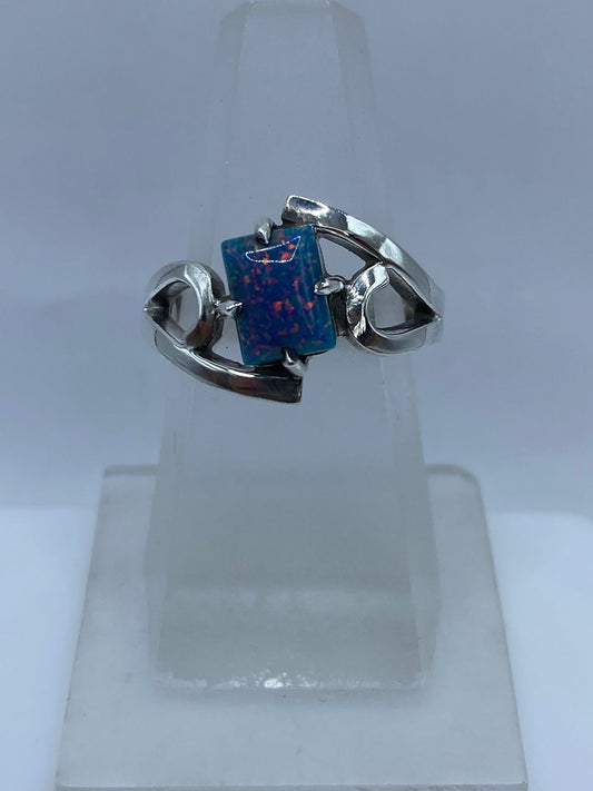 💍 Anillo Contemporáneo con Ópalo de Fuego en Plata Ley .925 — ángulo diagonal