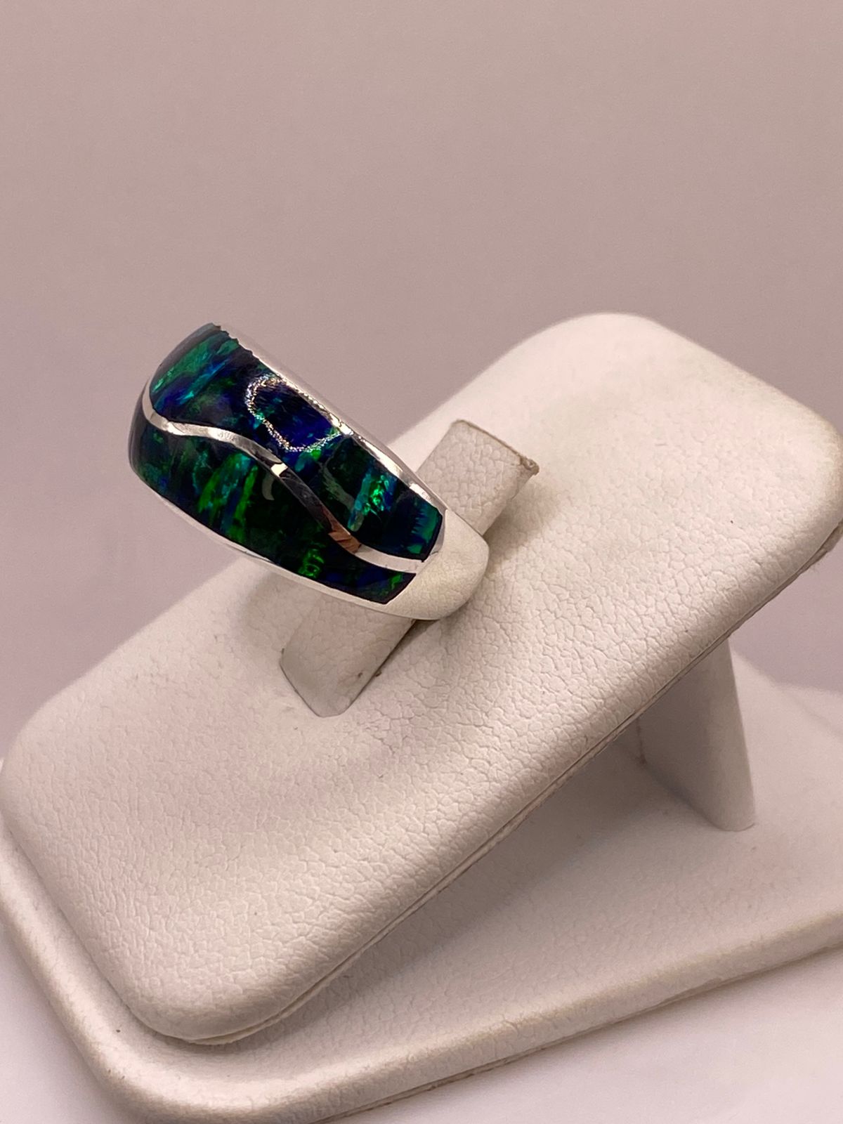 Anillo Contemporáneo de Plata Ley 925 con Ópalo de Fuego Azul Marino