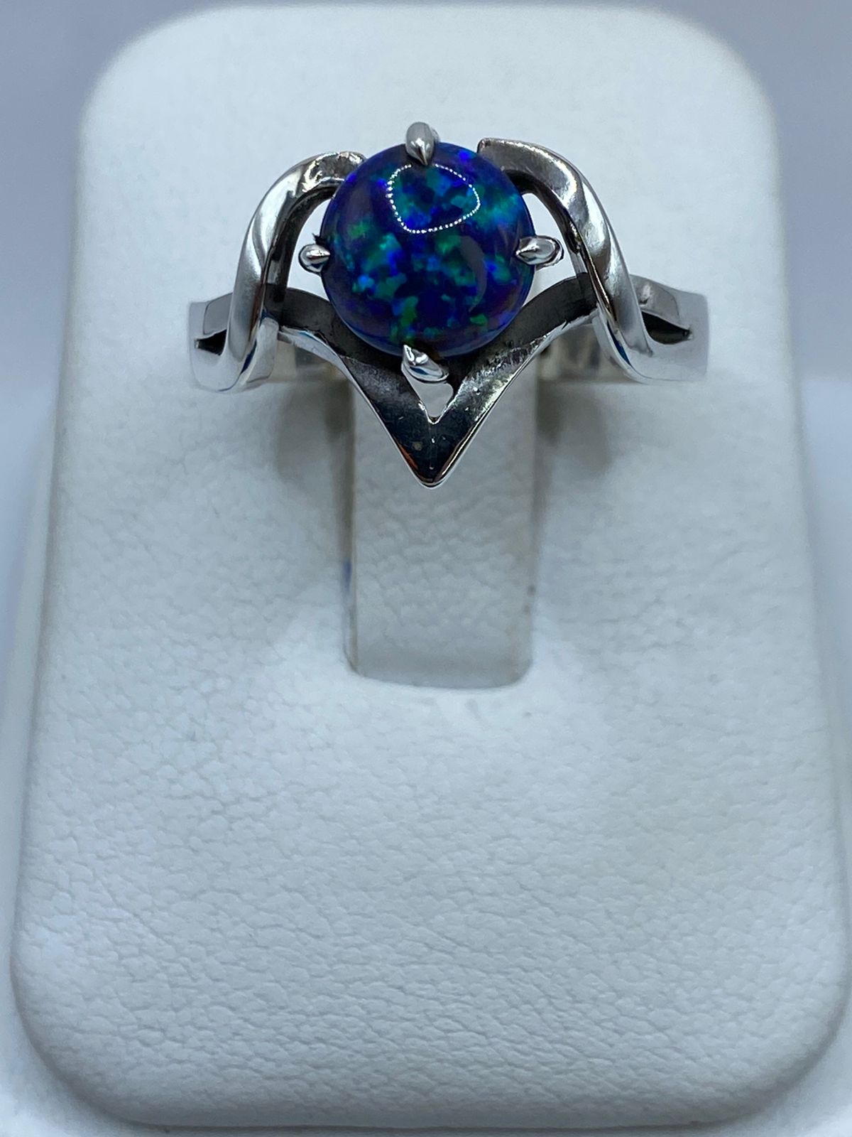 Anillo Contemporáneo de Plata .925 con Ópalo de Fuego