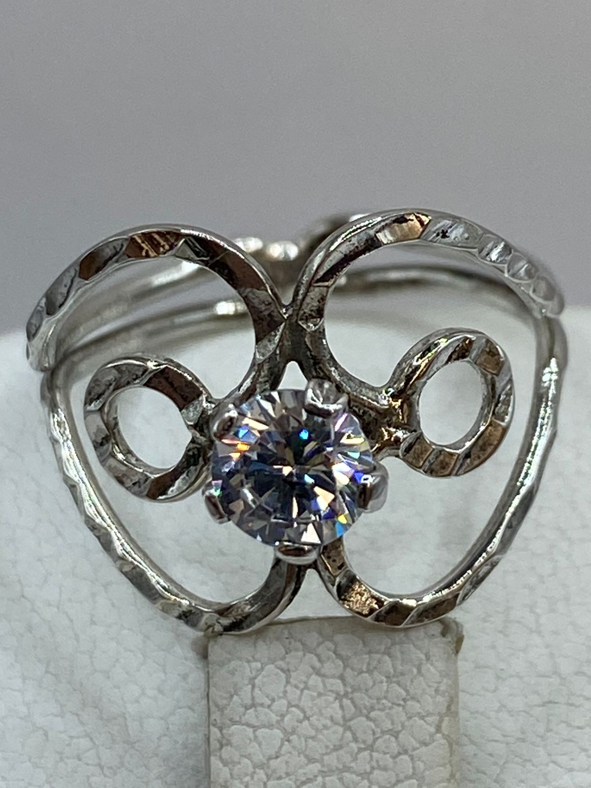 Anillo Corazón Abierto con Zirconia en Plata 925