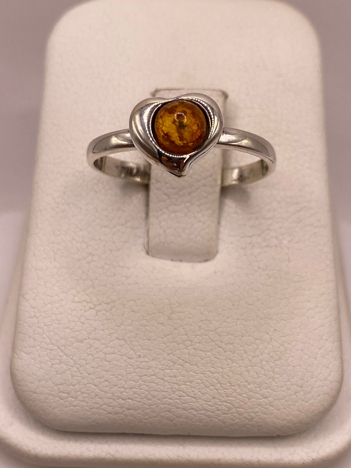 Anillo Corazón con Ámbar en Plata Ley 925