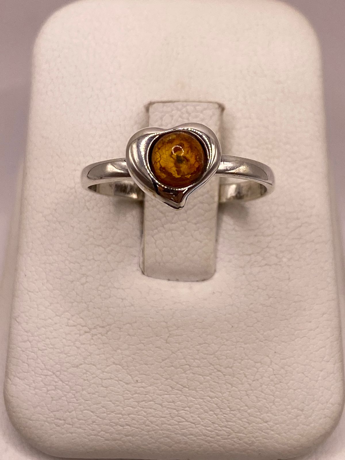 Anillo Corazón con Ámbar en Plata Ley 925