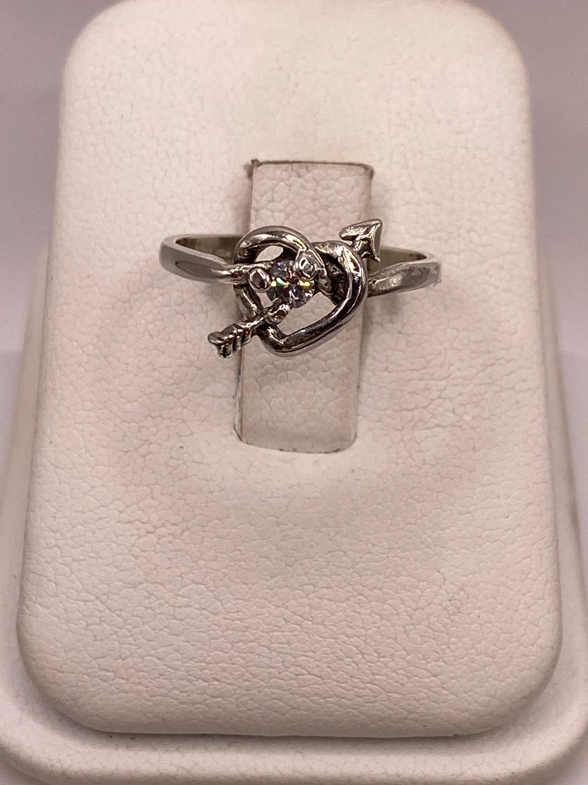 Anillo Corazón con Flecha y Zirconia en Plata 925