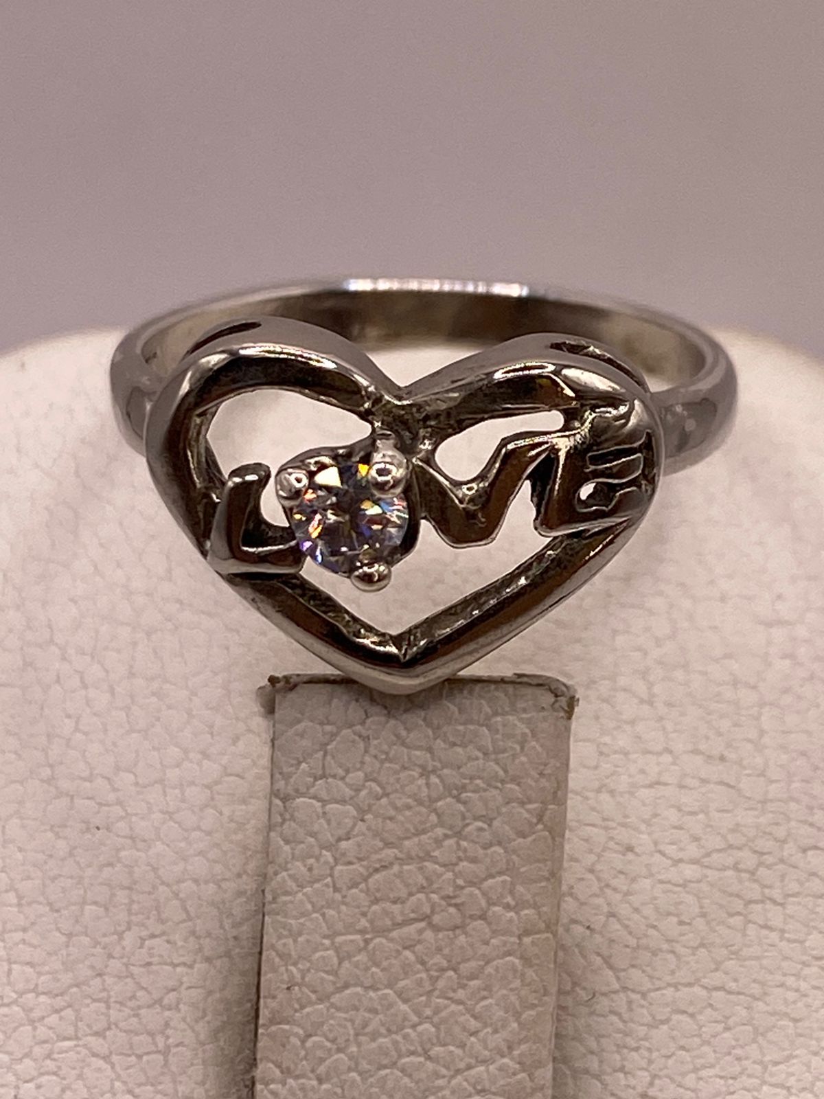 Anillo de Corazón Love en Plata Ley 925 con Zirconia Blanca