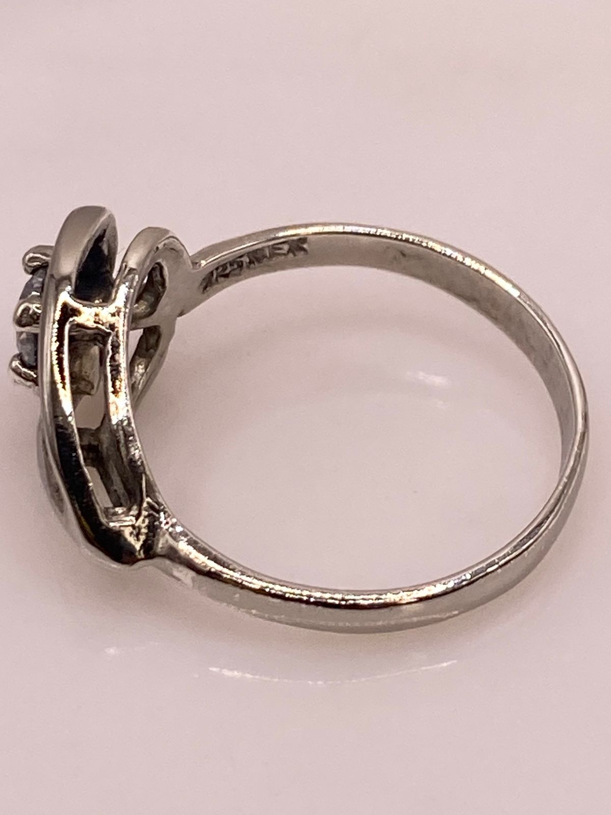 Anillo Corazón Moderno con Zirconia en Plata Ley 925