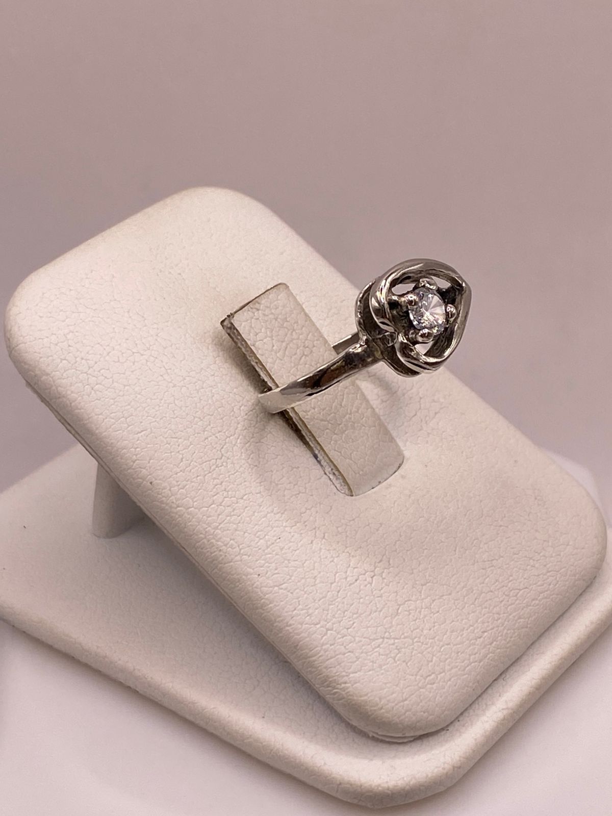 Anillo Corazón Moderno con Zirconia en Plata Ley 925