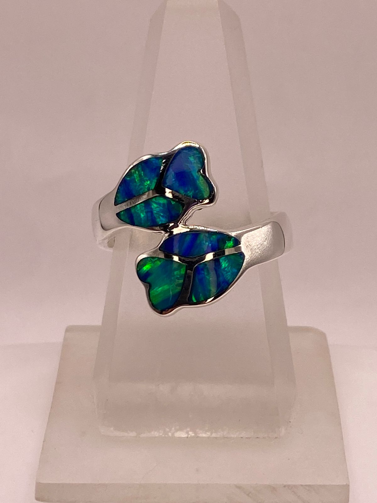 💍 ANILLO CORAZÓN CON ÓPALO DE FUEGO EN PLATA LEY .950