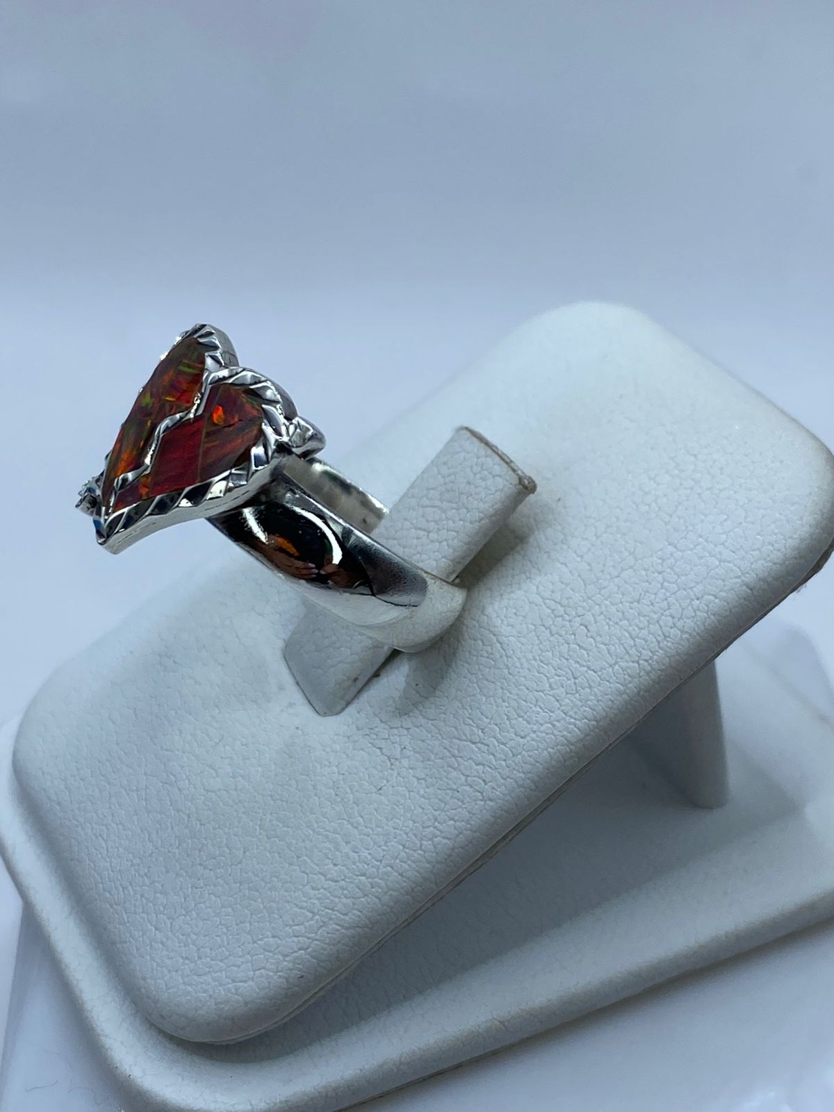 Anillo Corazón Partido de Plata Ley 925 con Ópalo de Fuego