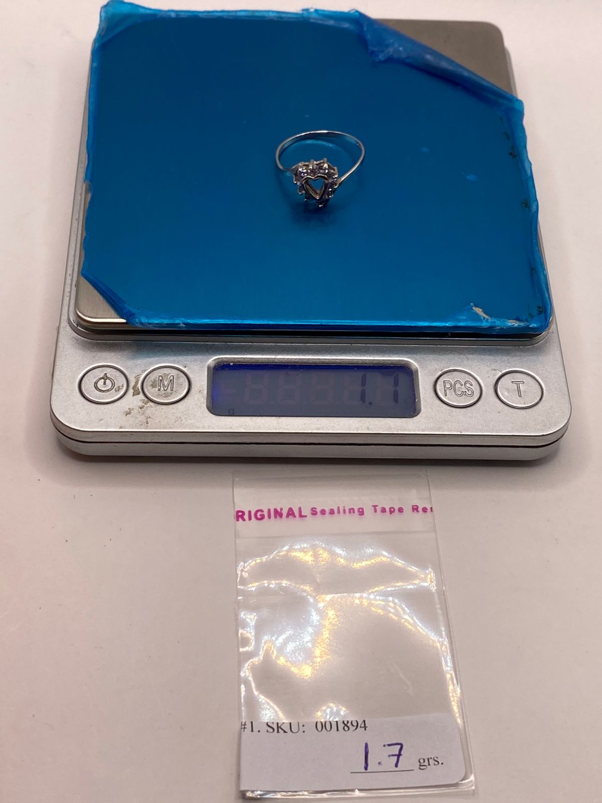 Anillo Corazón con Zirconias en Plata Ley 925