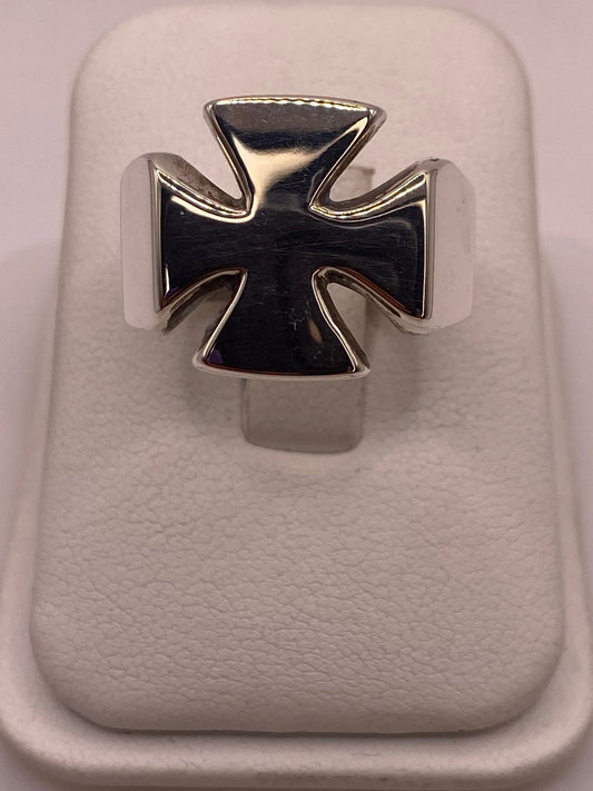 Anillo Cruz de Plata Ley 925 Diseño Biker Minimalista — ángulo diagonal
