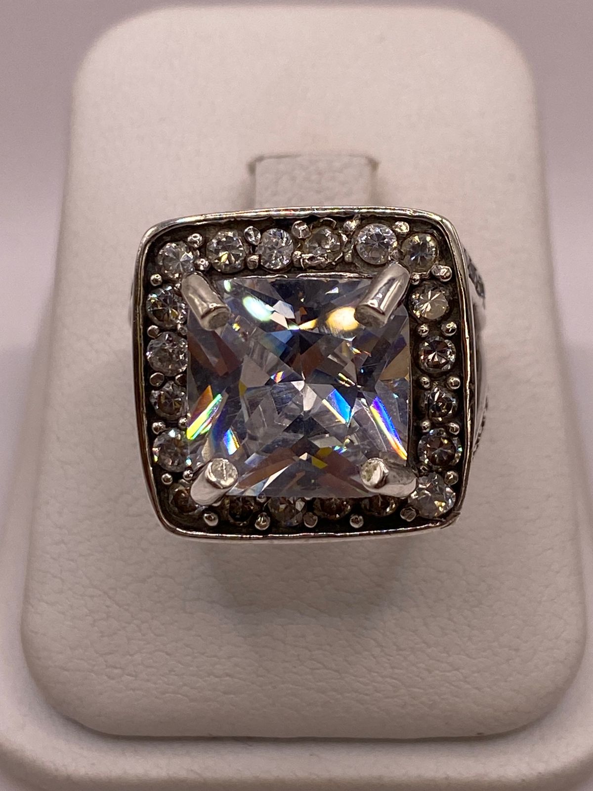 Anillo Cuadrado con Zirconia en Plata Ley 925