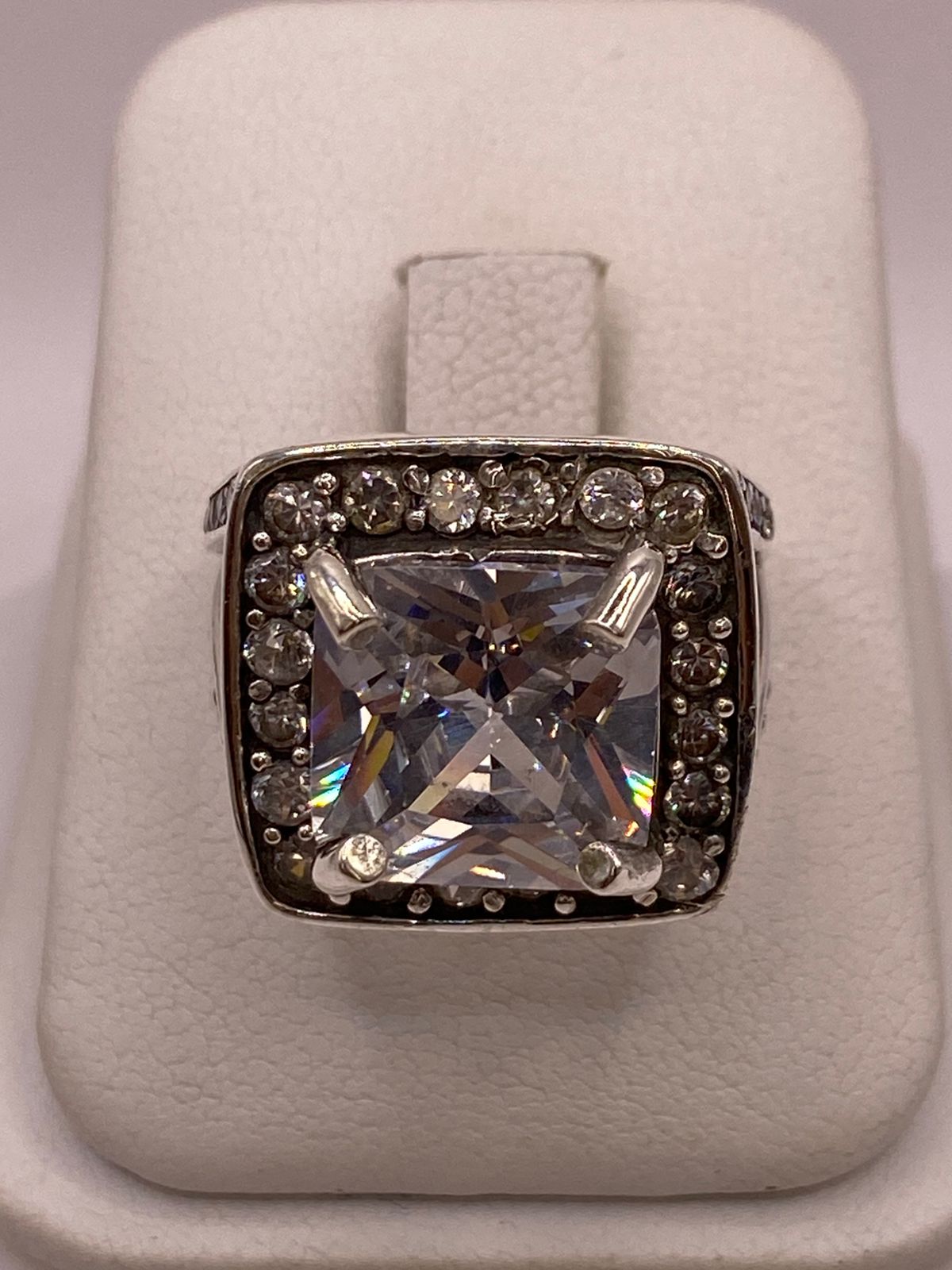 Anillo Cuadrado con Zirconia en Plata Ley 925