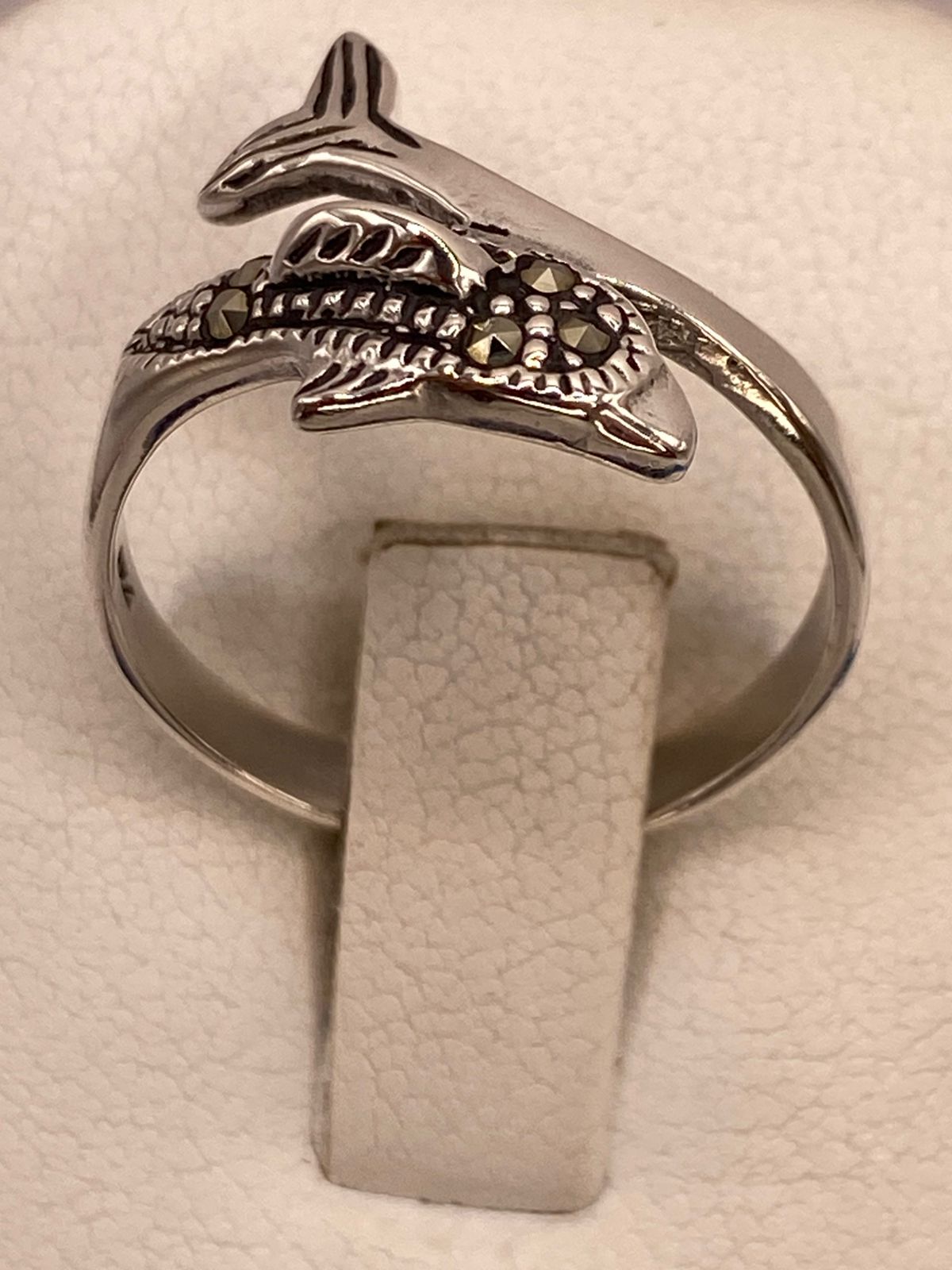 🐬 ANILLO DELFÍN CON MARQUESITAS EN PLATA LEY 925