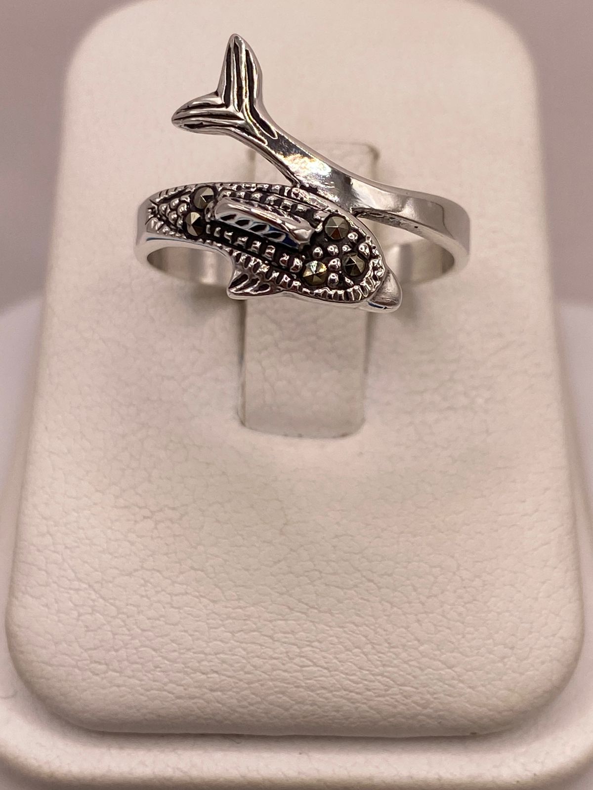 🐬 ANILLO DELFÍN CON MARQUESITAS EN PLATA LEY 925