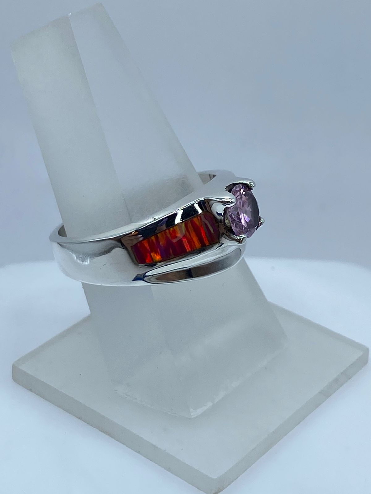 Anillo Elegante de Plata .950 con Ópalo de Fuego y Zirconia Rosa