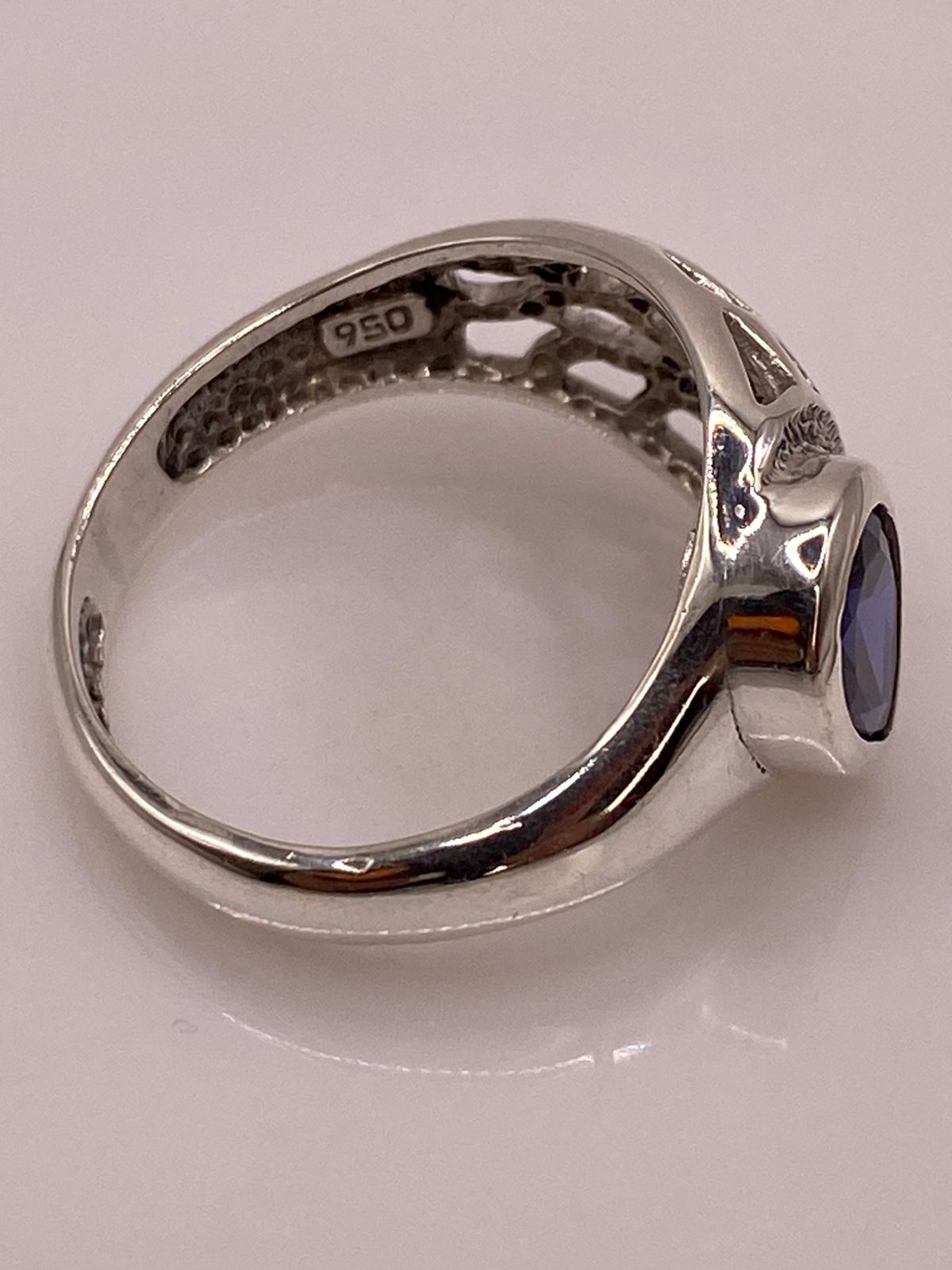 Anillo Elegante con Zirconia Azul en Plata Ley 950