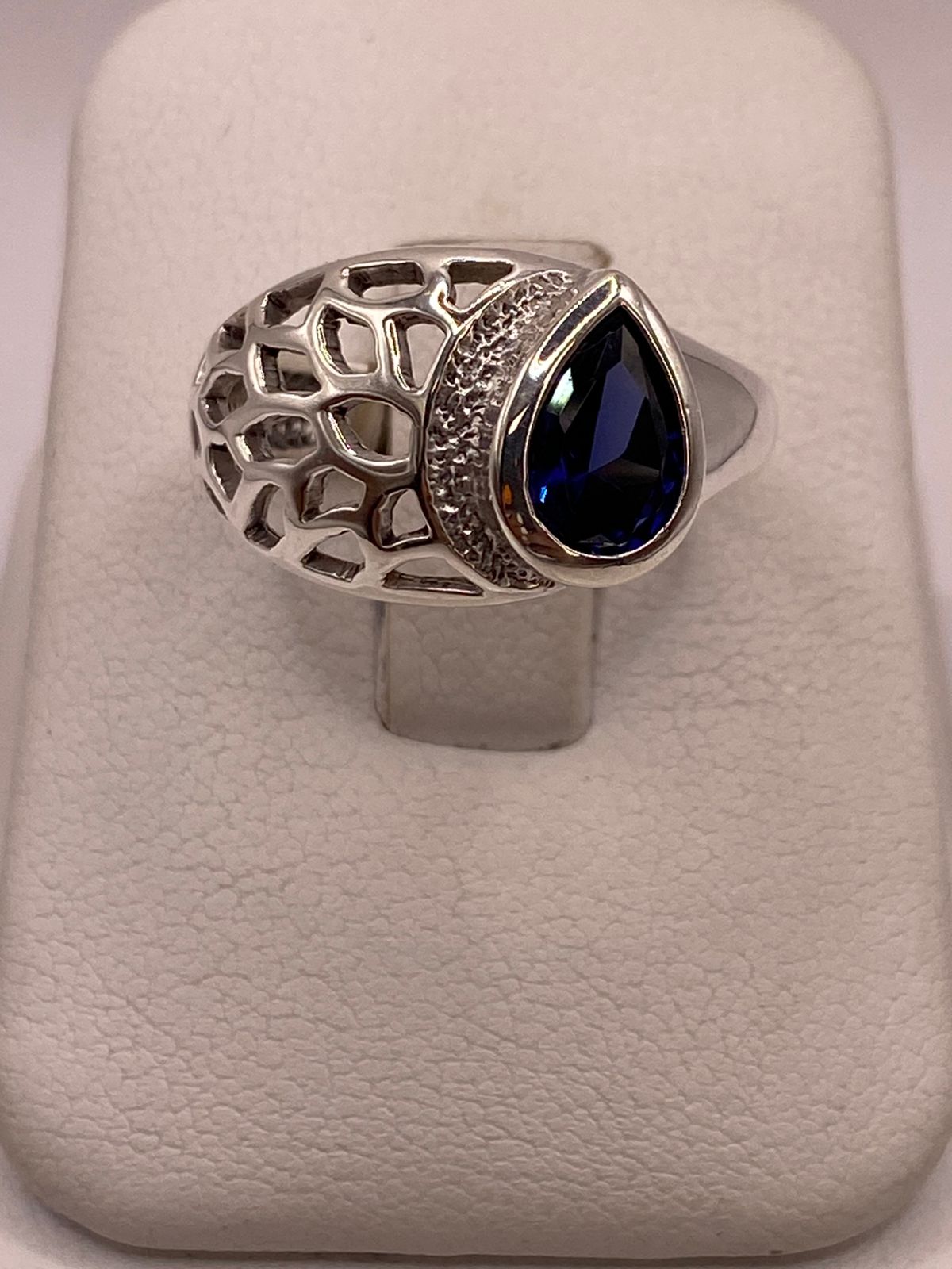 Anillo Elegante con Zirconia Azul en Plata Ley 950