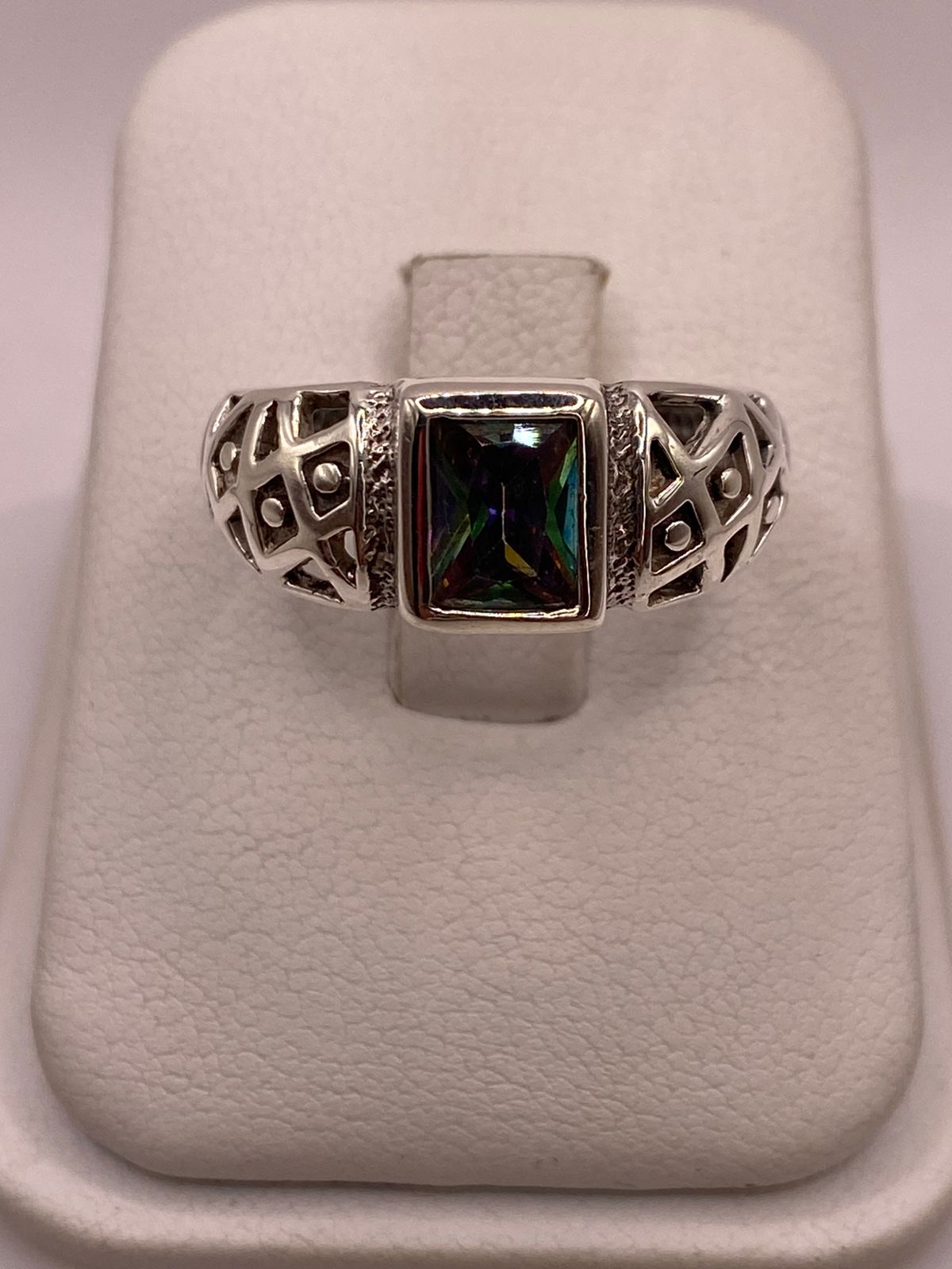 💎 Anillo Elegante con Zirconia Multicolor en Plata Ley 950