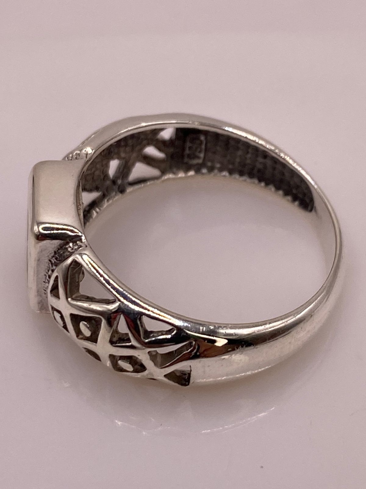 💎 Anillo Elegante con Zirconia Multicolor en Plata Ley 950