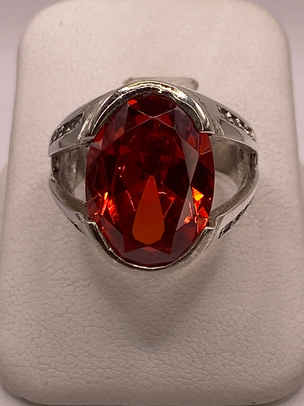 Anillo Elegante con Zirconia Naranja Intensa en Plata Ley 925