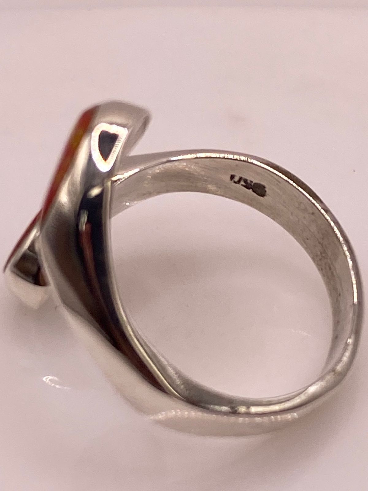ANILLO ENVOLVENTE DE PLATA LEY 950 CON ÓPALO DE FUEGO