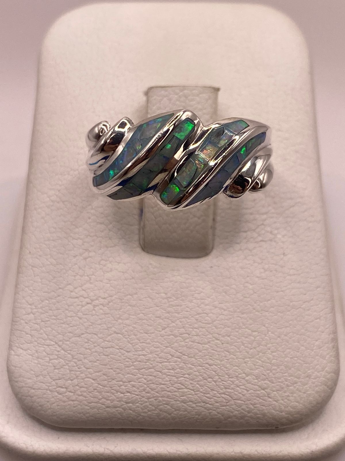 Anillo Envolvente de Plata Ley 950 con Ópalo de Fuego