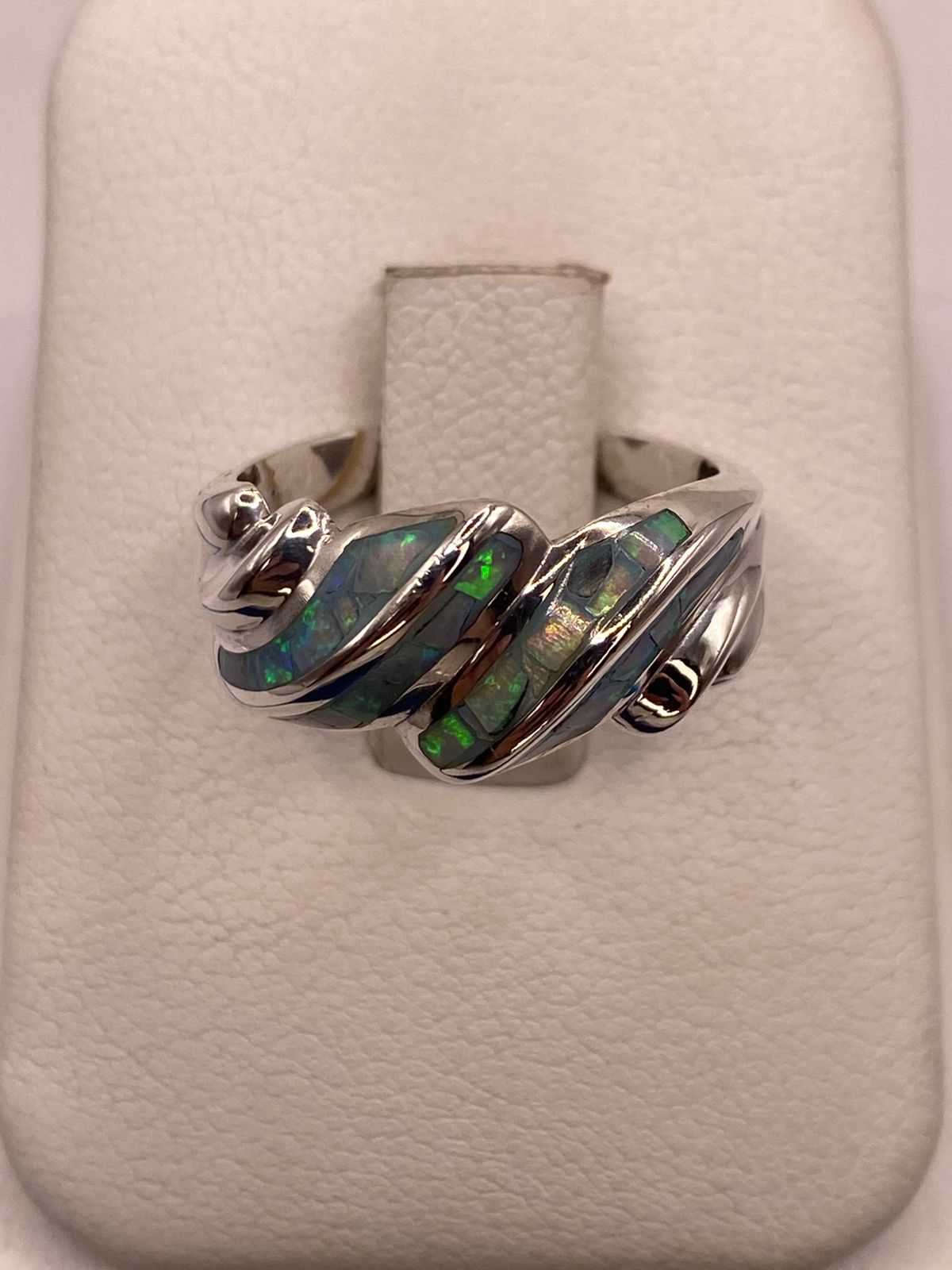 Anillo Envolvente de Plata Ley 950 con Ópalo de Fuego