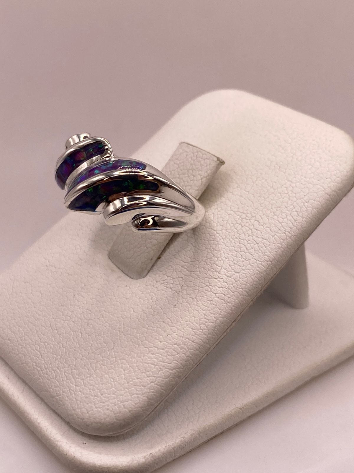 Anillo Envolvente de Plata Ley 950 con Ópalo de Fuego