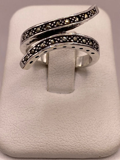 Anillo Envolvente Vintage con Marquesitas en Plata Ley 925, vista superior